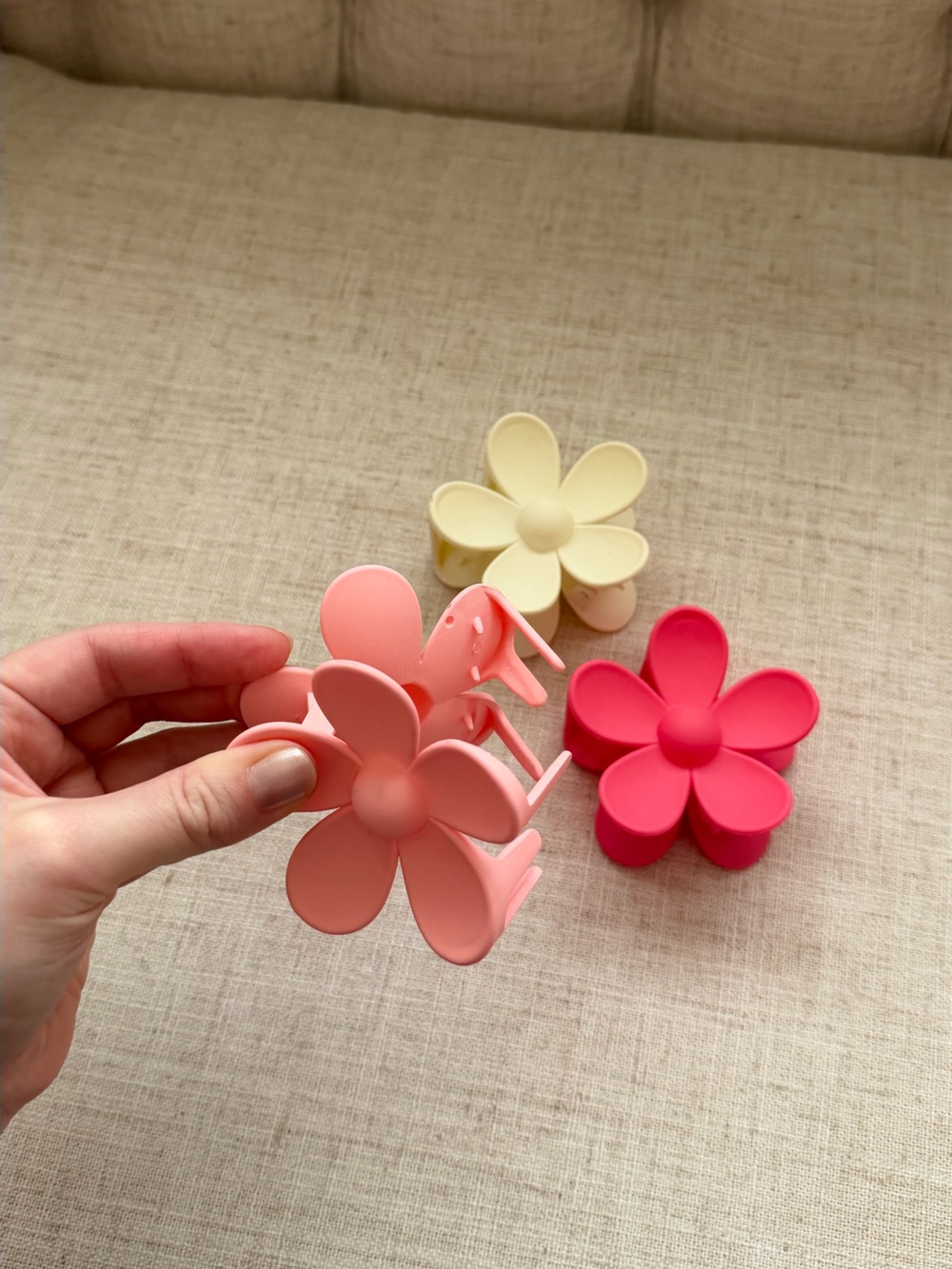 Large flower claw clips - Picture 3 of 3